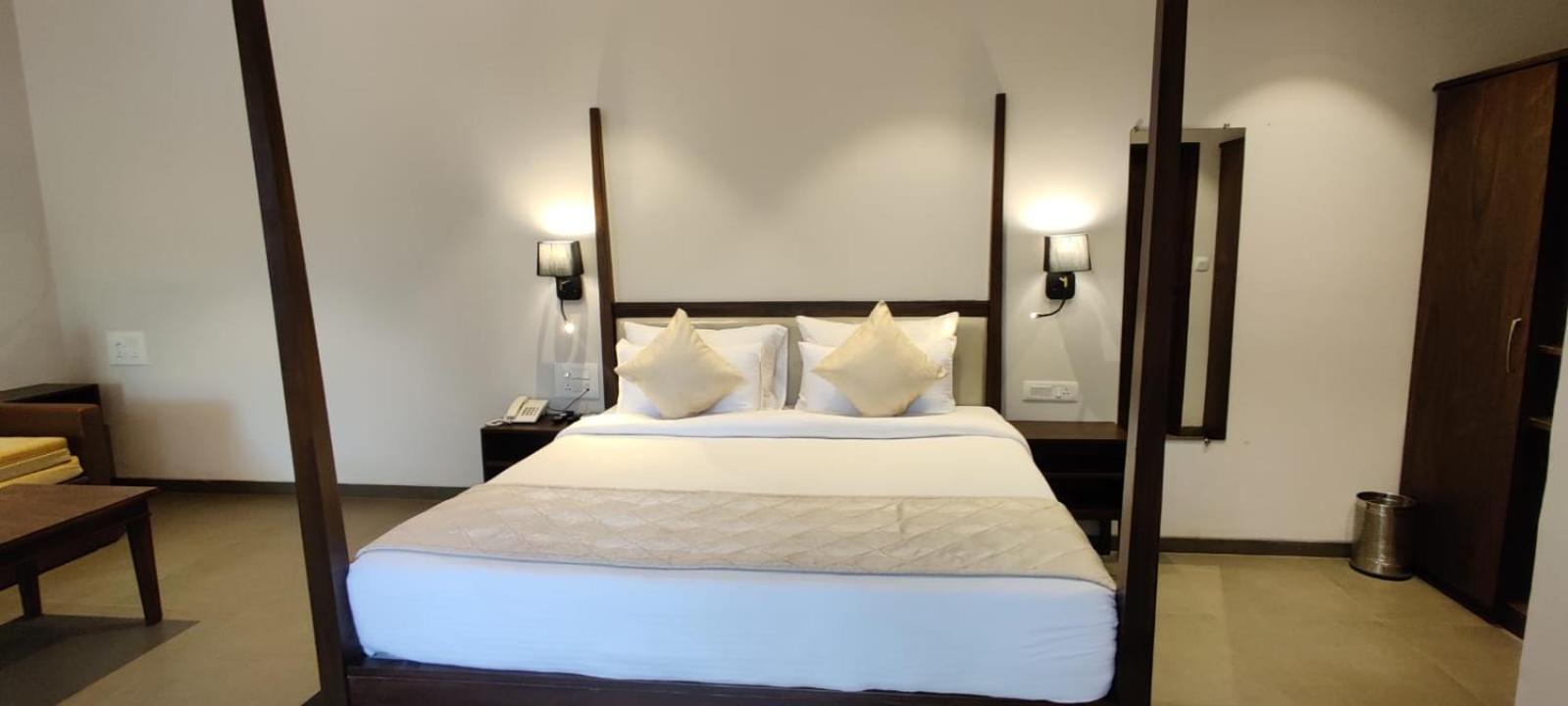 R R Heritage Resort Pure Vegetarian Mahabaleshwar Exterior photo